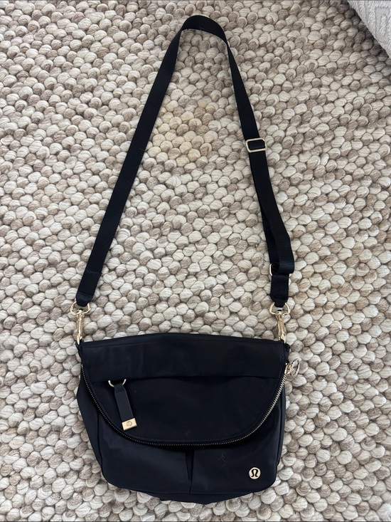 lululemon athletica Handbags - Lululemon all night festival bag. Crossbody Shoulder Bag with Gold Hardware